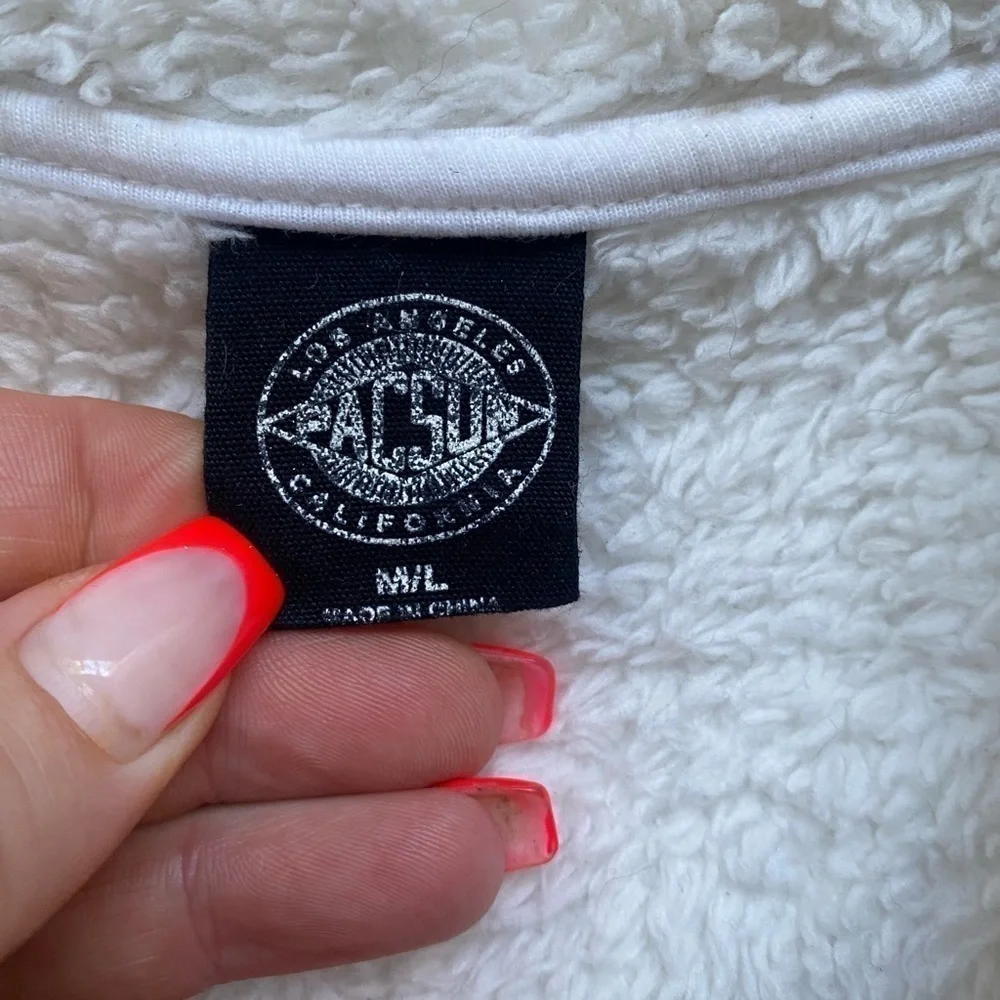 Pac Sun Unisex Faux Fur White Shacket I Size: M/L
